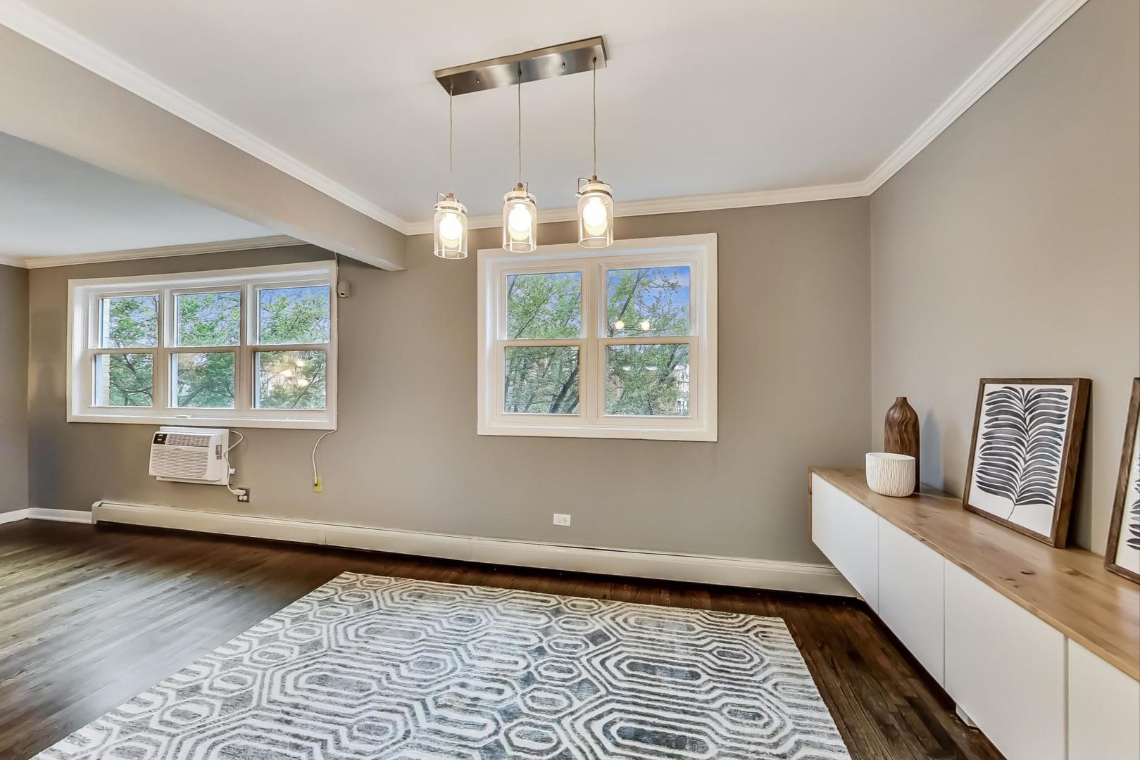 1728 W Farwell Avenue Unit: 202