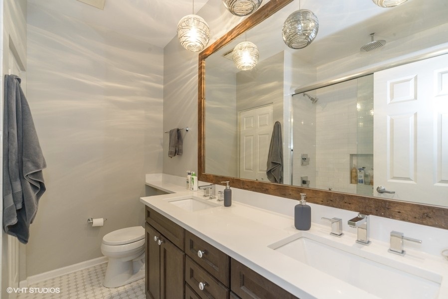 2140 N WINCHESTER Avenue Unit: 1