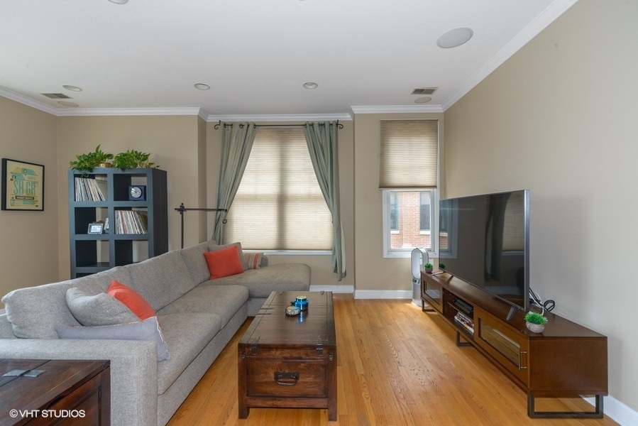 2140 N WINCHESTER Avenue Unit: 1