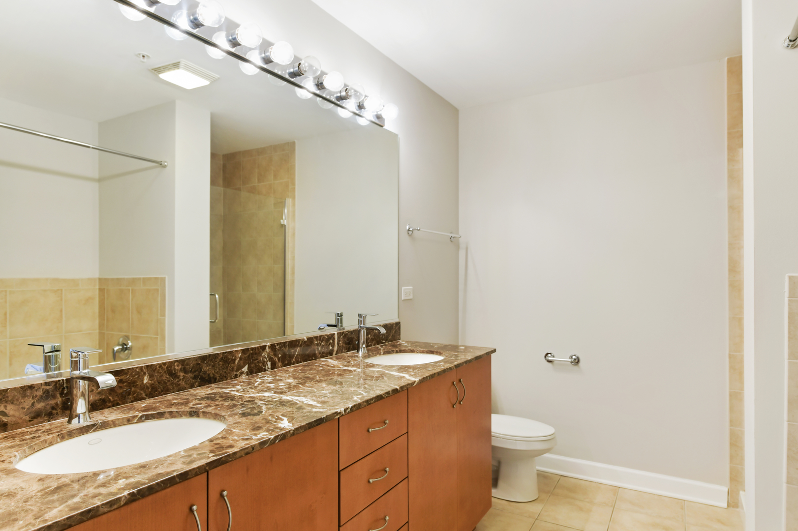 451 W HURON Street Unit: 804