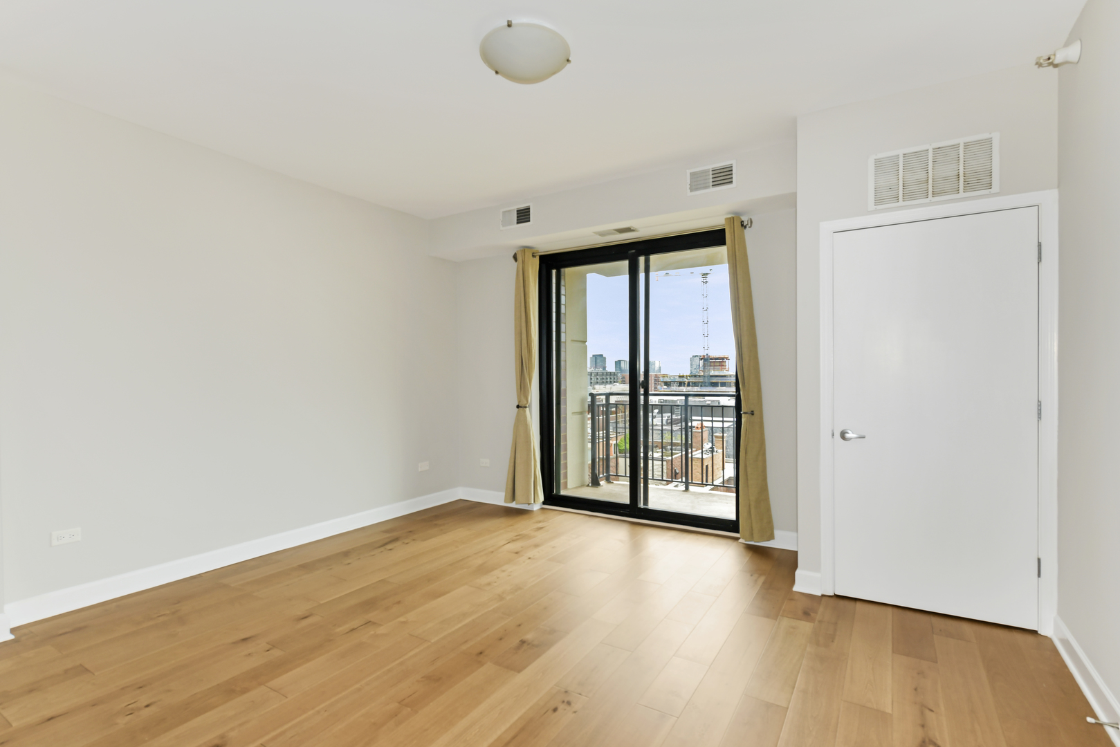 451 W HURON Street Unit: 804