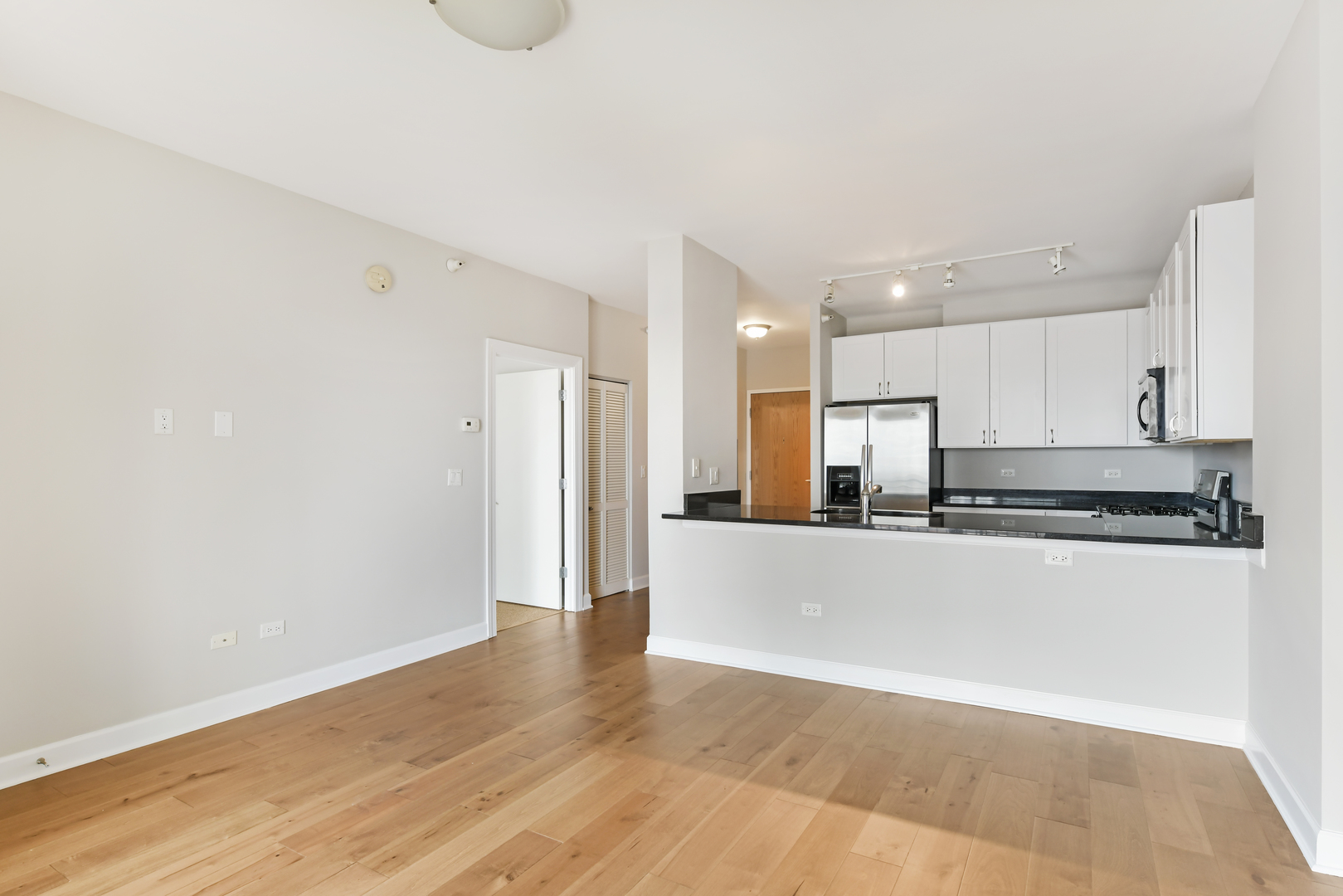 451 W HURON Street Unit: 804