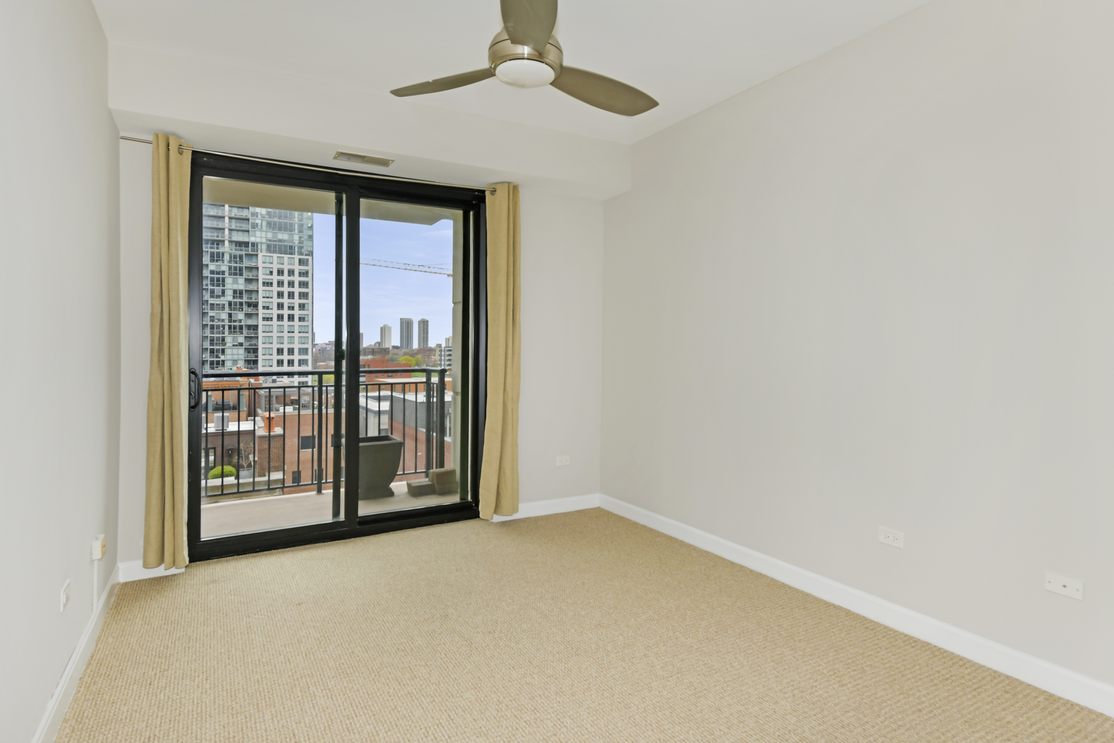 451 W HURON Street Unit: 804