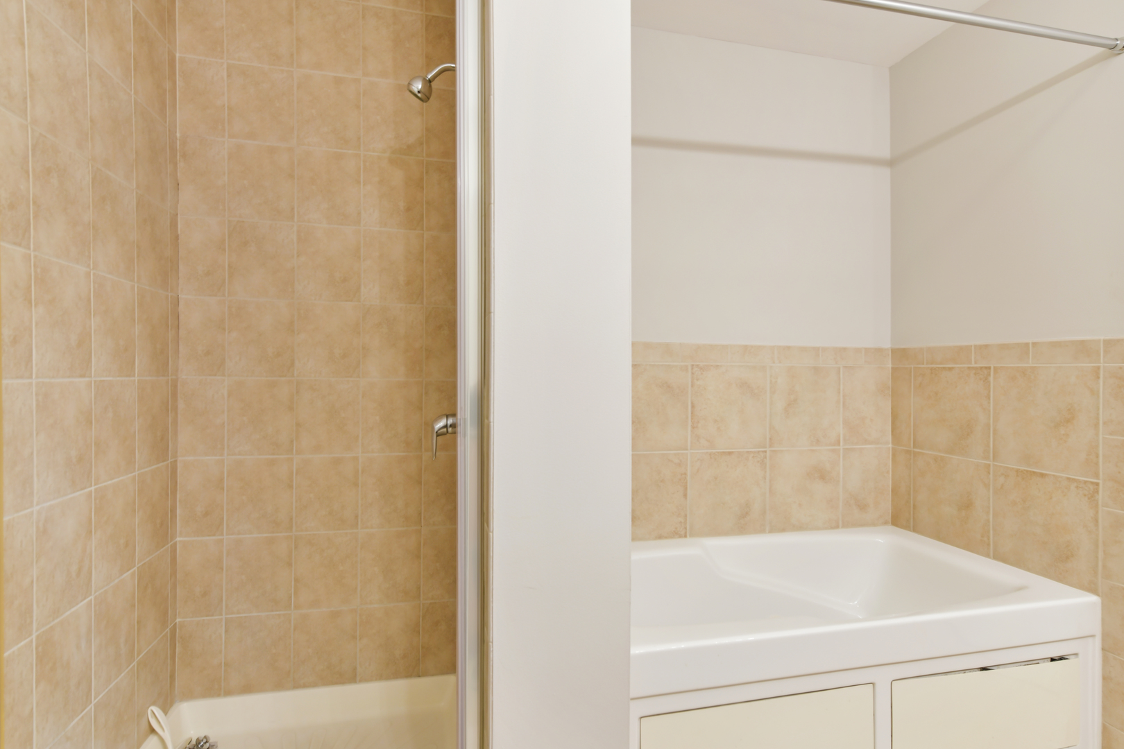 451 W HURON Street Unit: 804