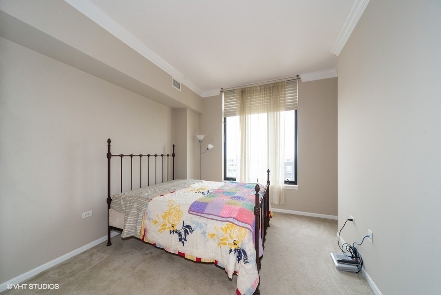 3232 N Halsted Street Unit: D1008