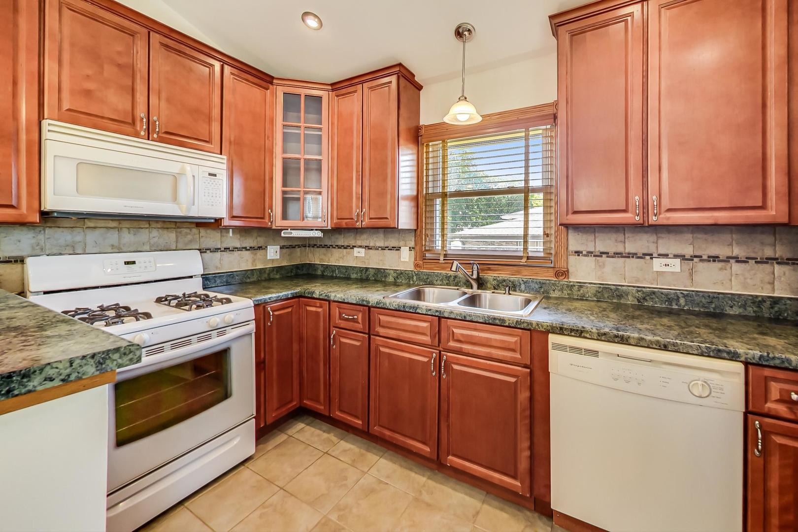 10318 S KATHY Court