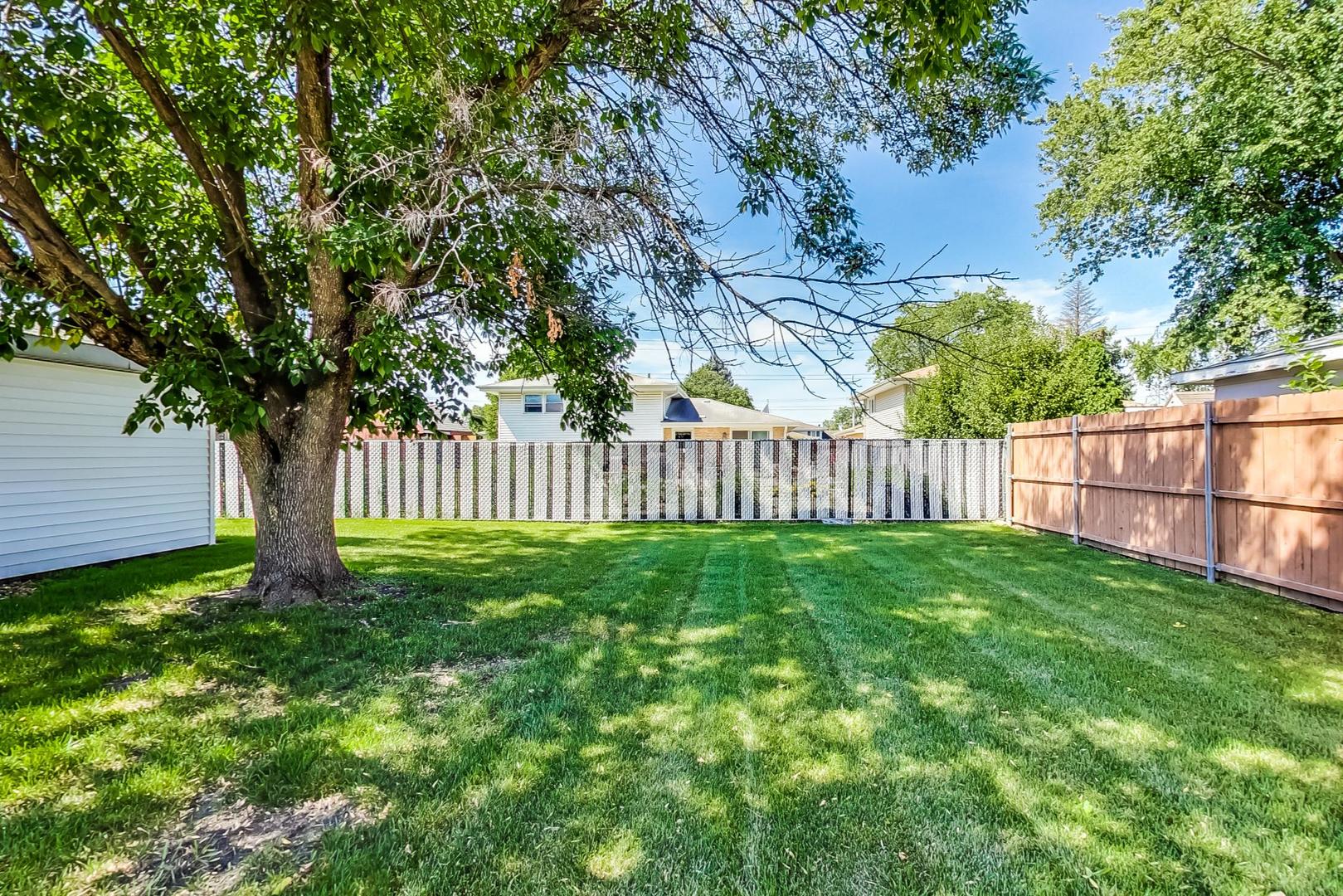 10318 S KATHY Court