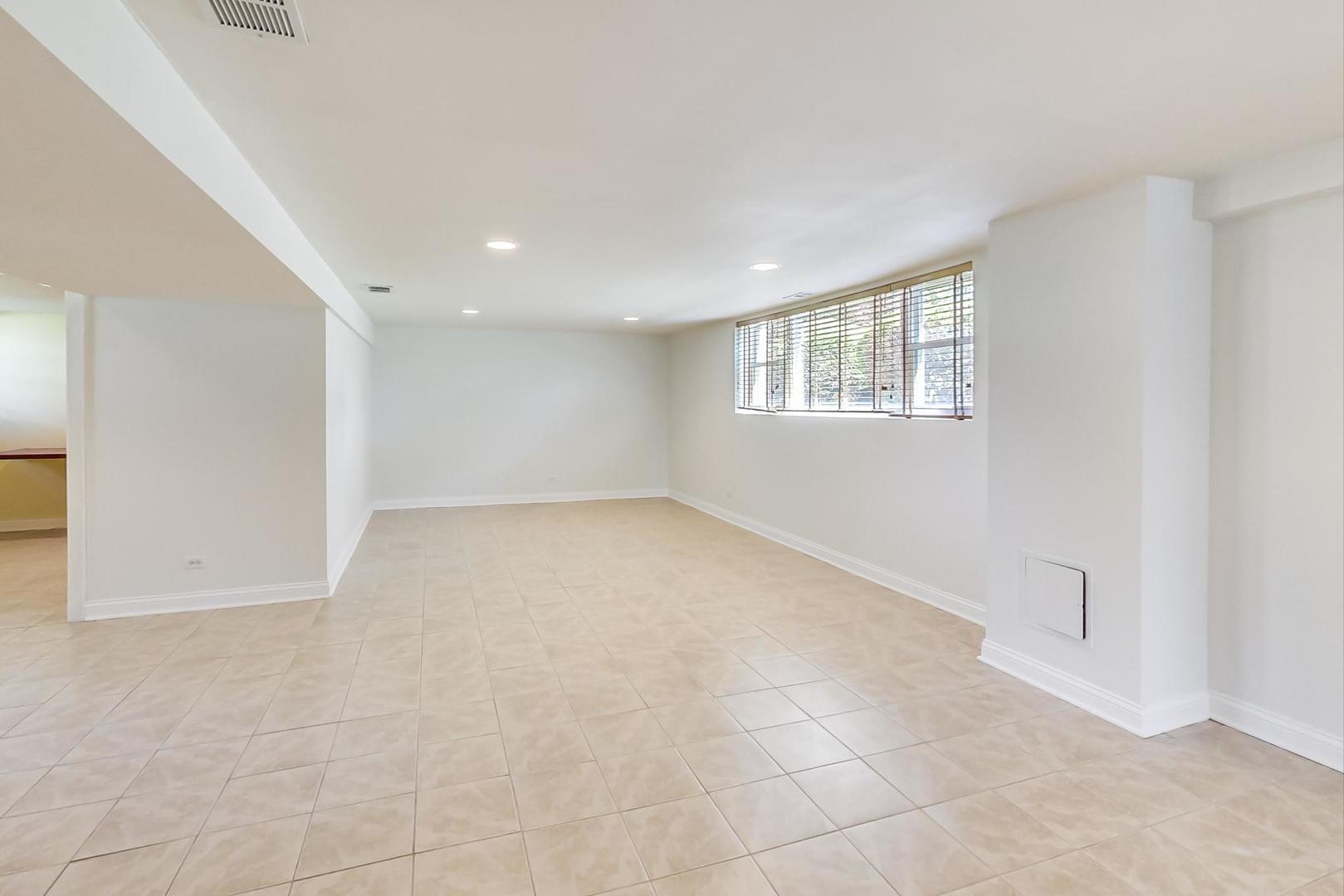 10318 S KATHY Court