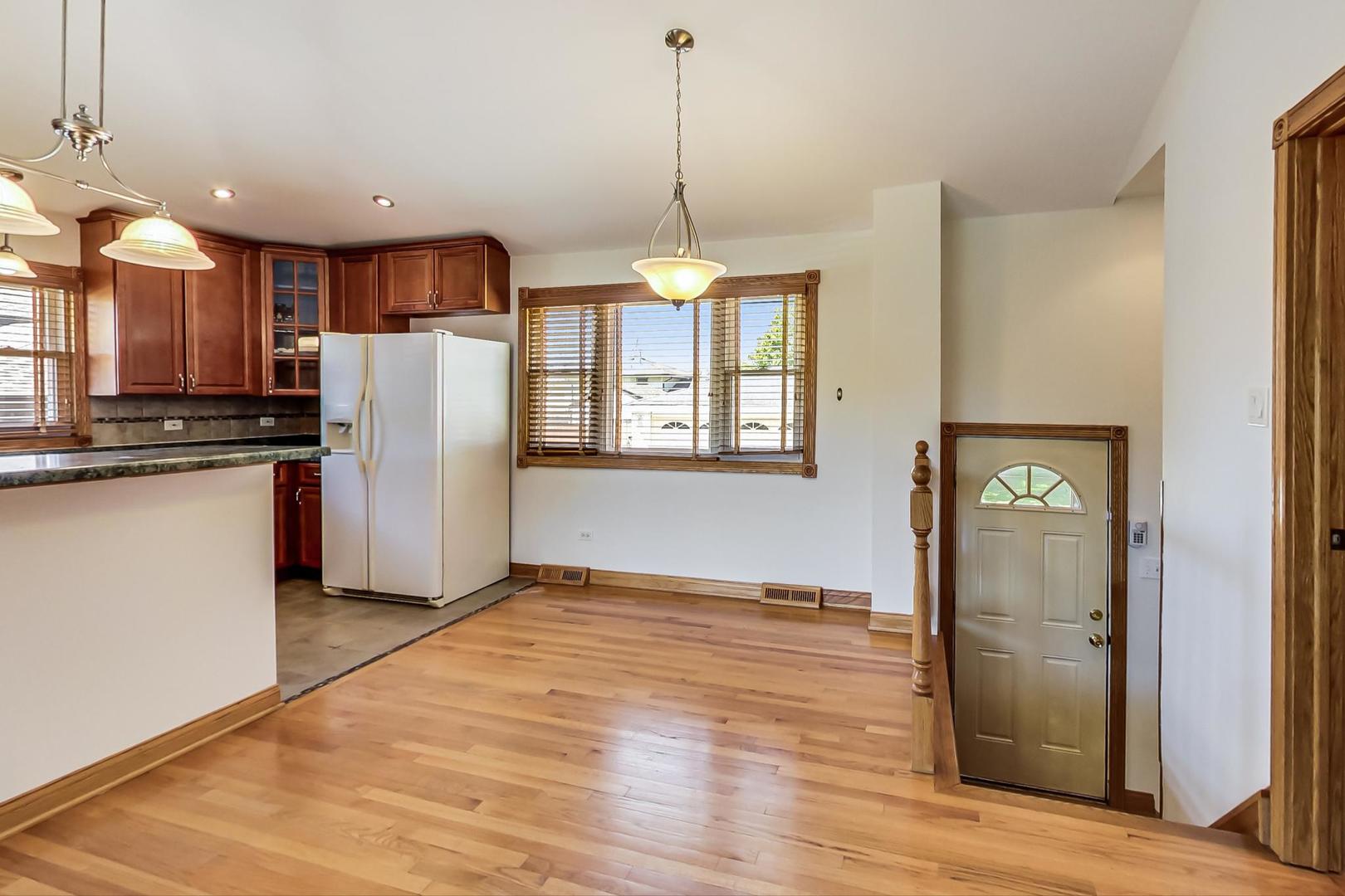 10318 S KATHY Court