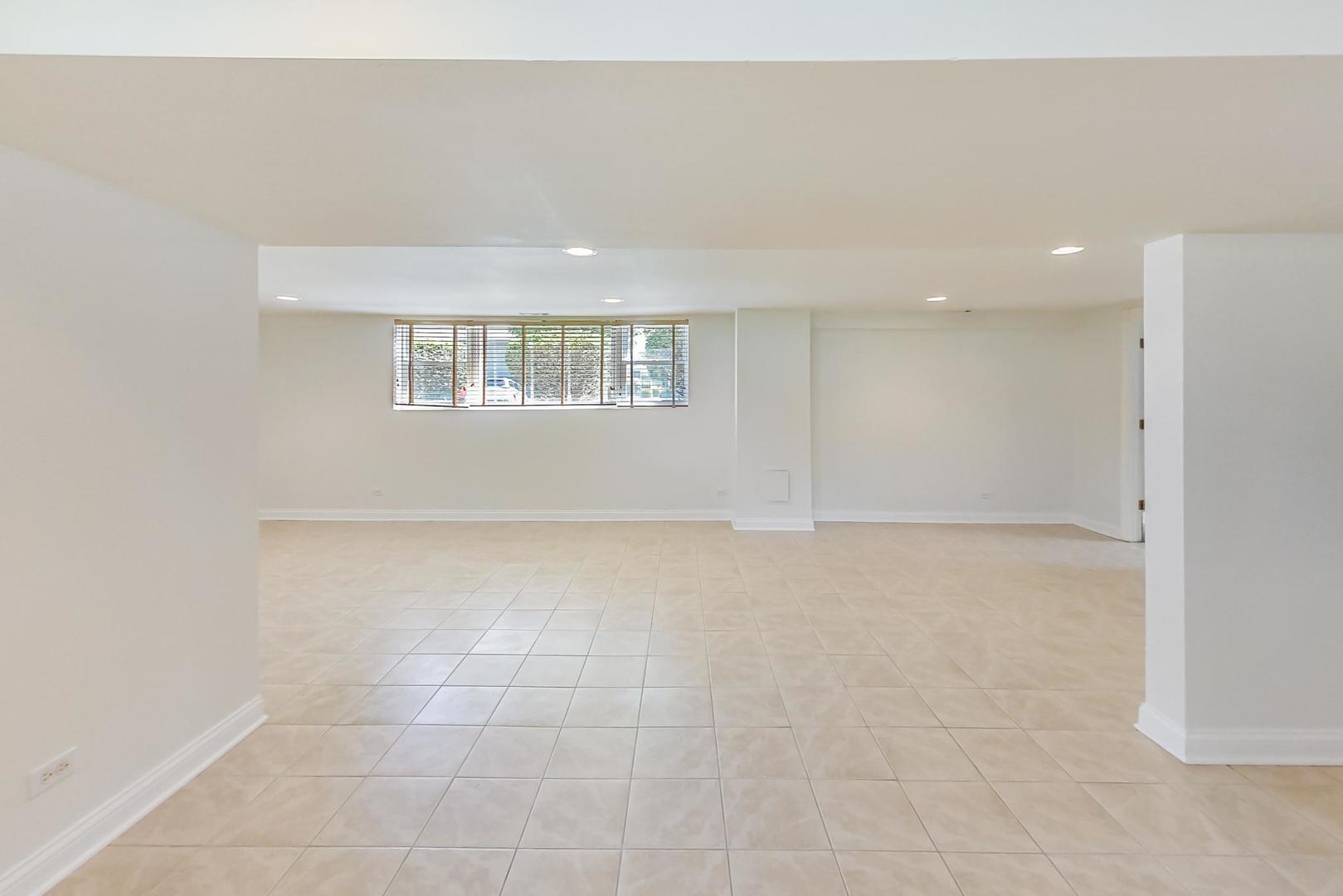 10318 S KATHY Court