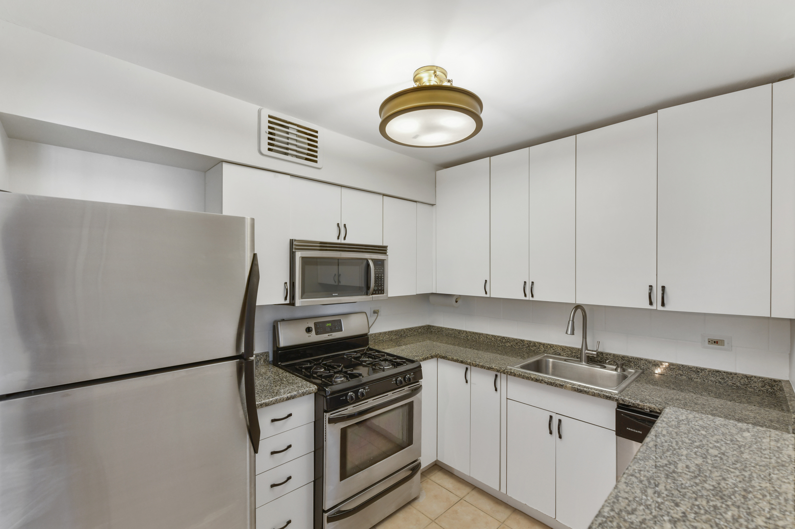 40 E Cedar Street Unit: 5D