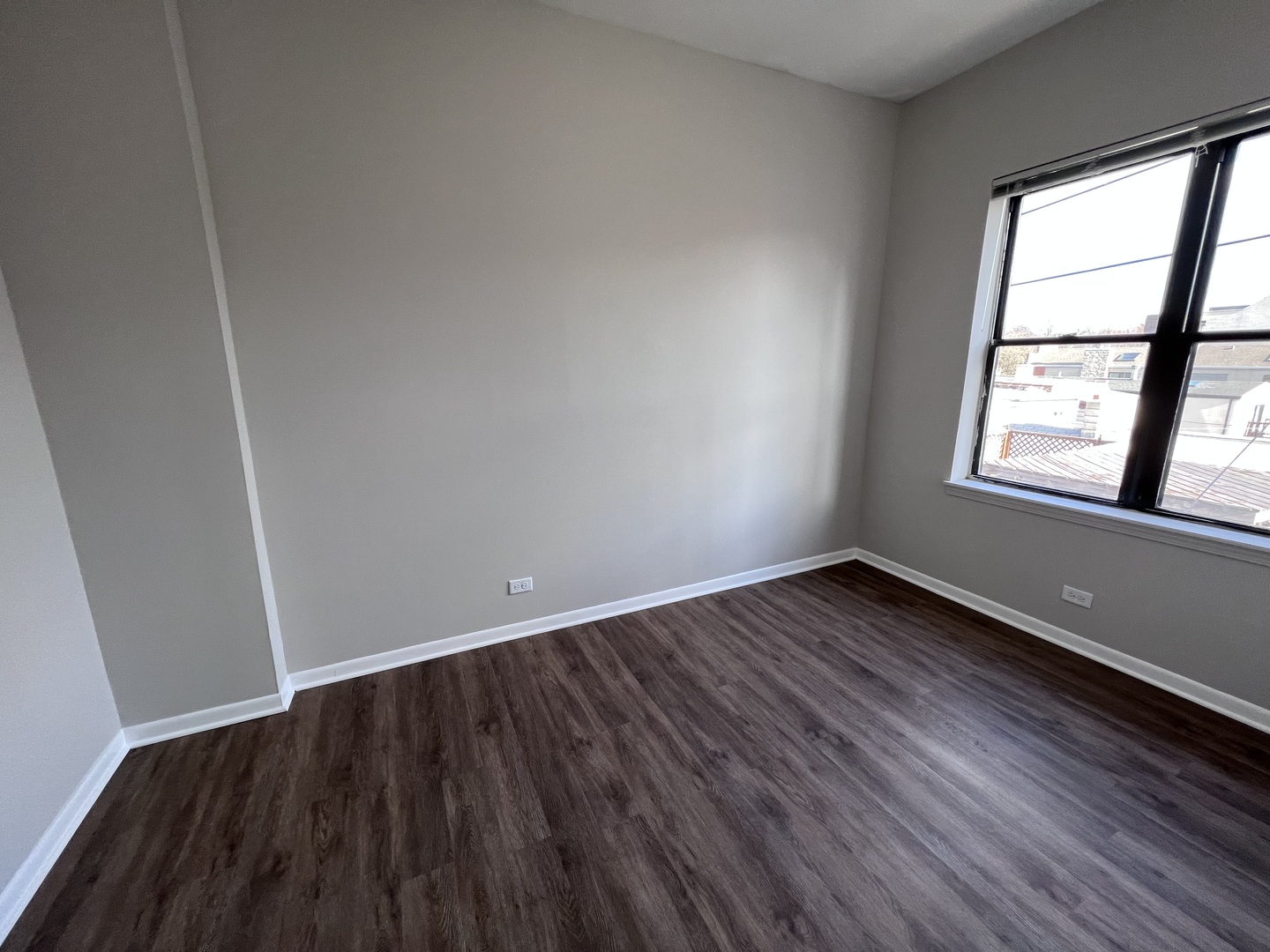 2245 N Western Avenue Unit: 3R