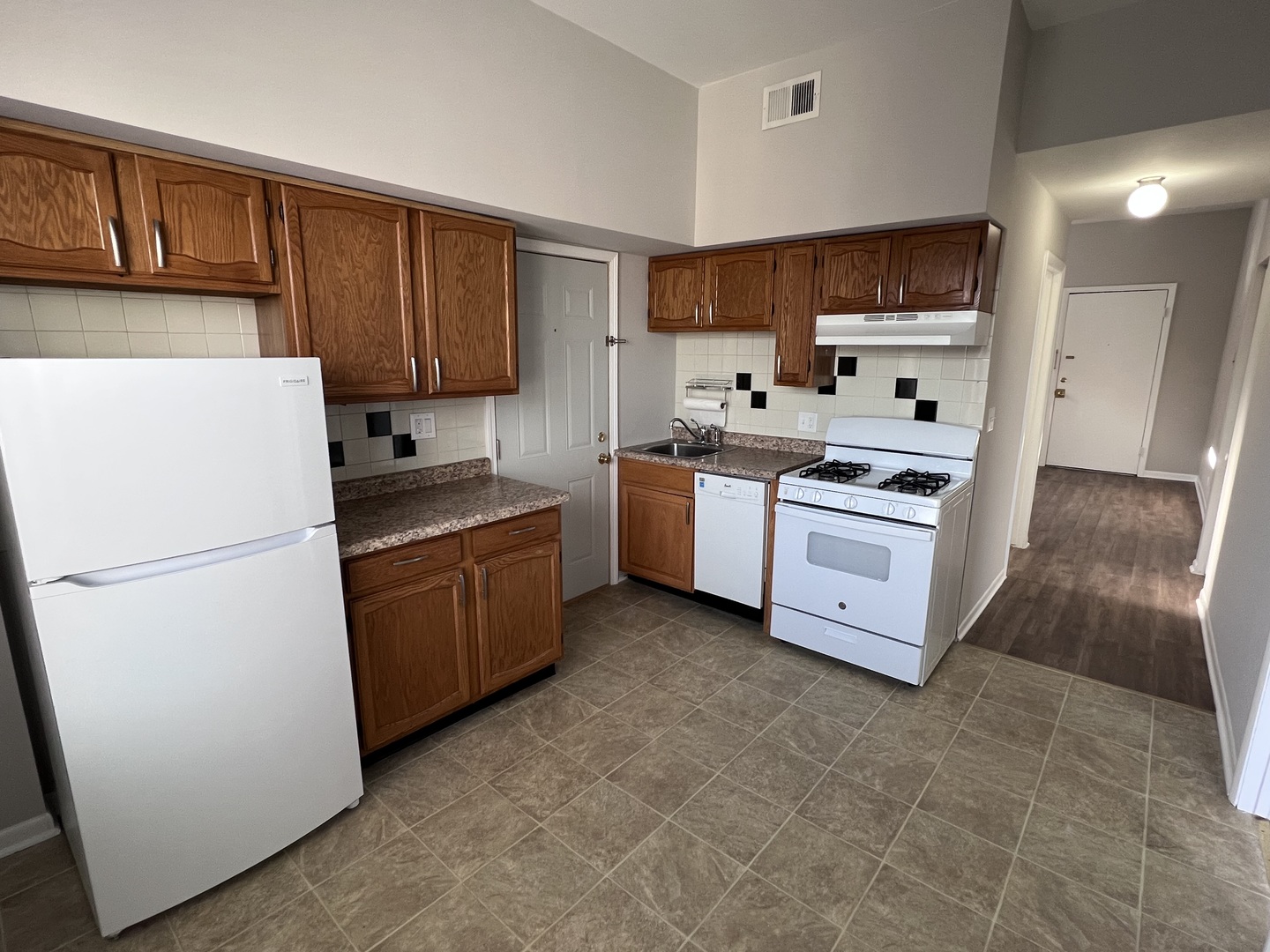 2245 N Western Avenue Unit: 3R