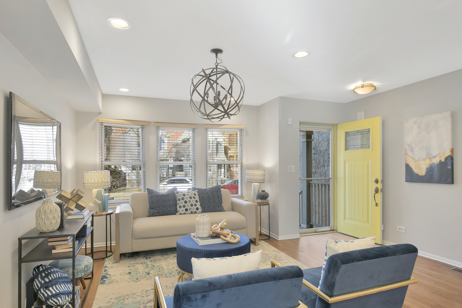 1121 N Mozart Street
