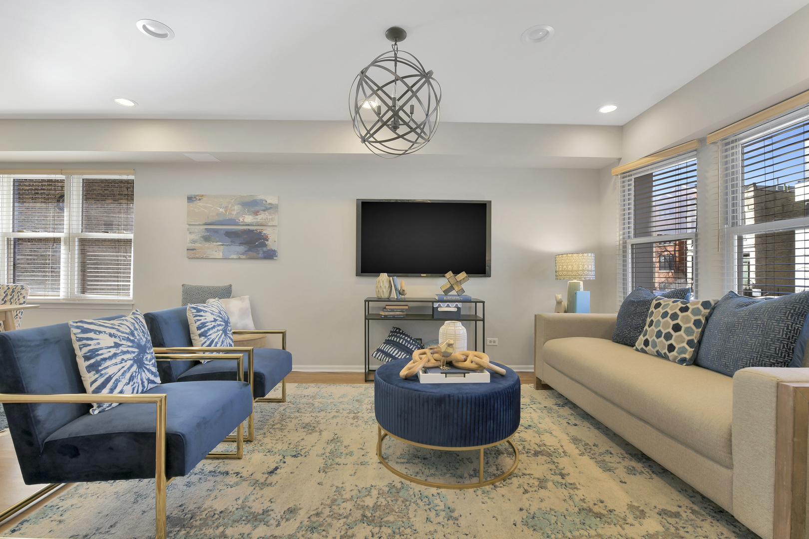 1121 N Mozart Street