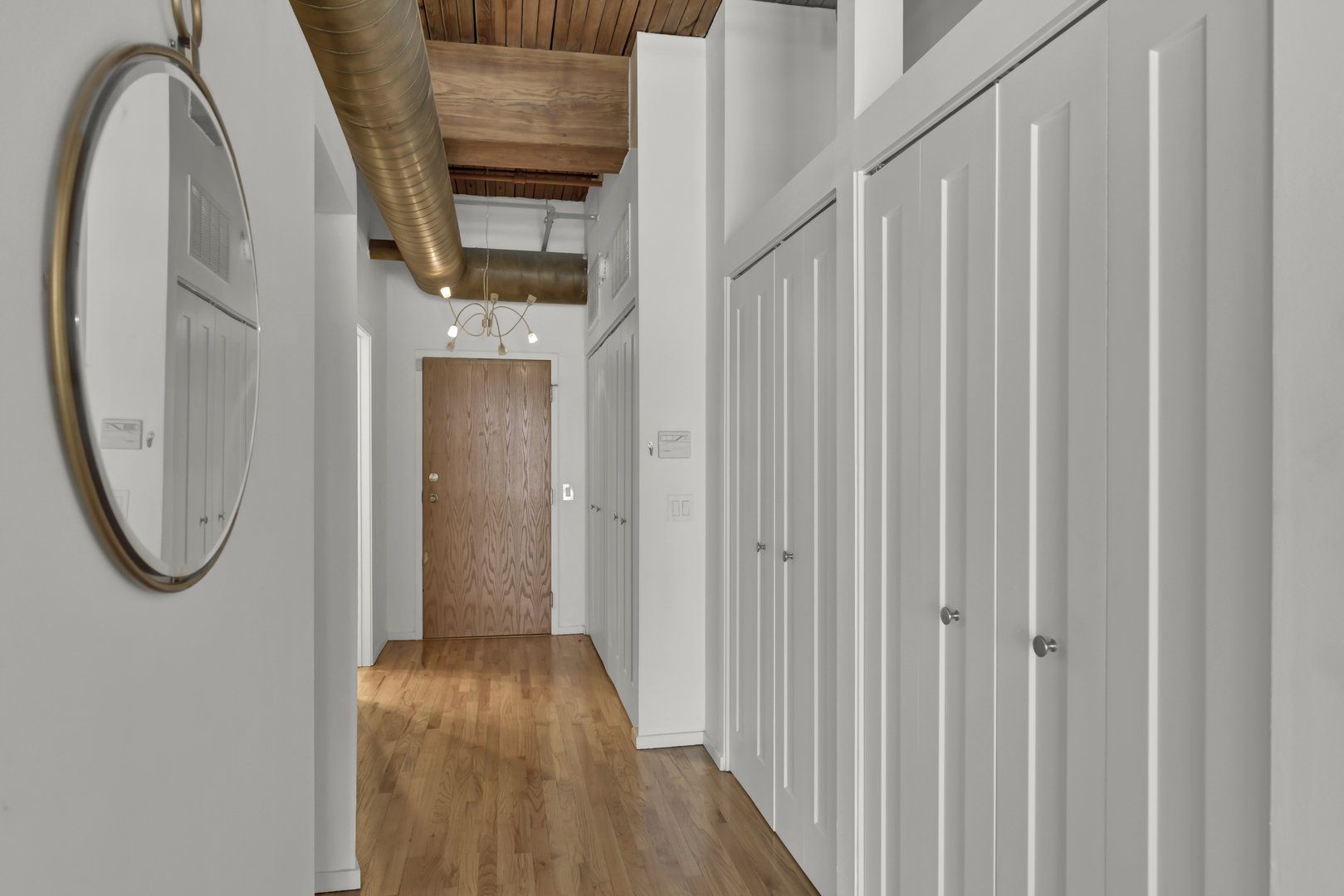 550 N Kingsbury Street Unit: 422