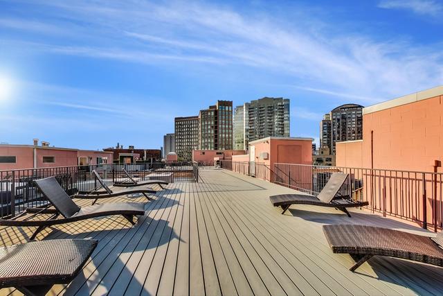 550 N Kingsbury Street Unit: 422