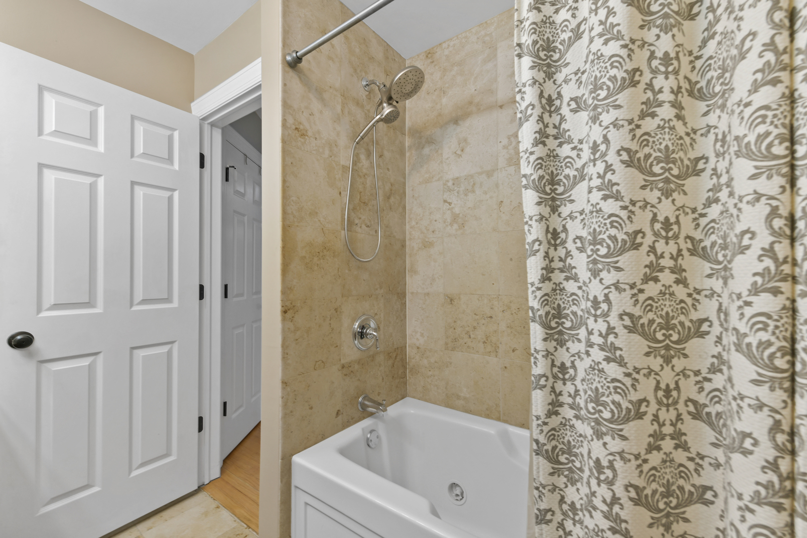 3337 W Byron Street Unit: G