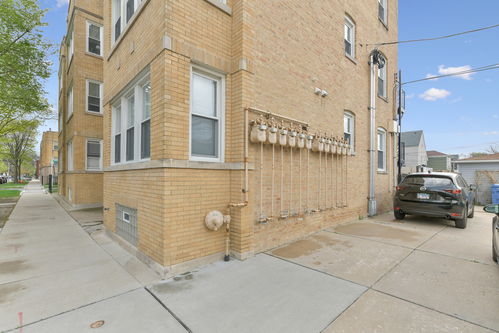 3337 W Byron Street Unit: G