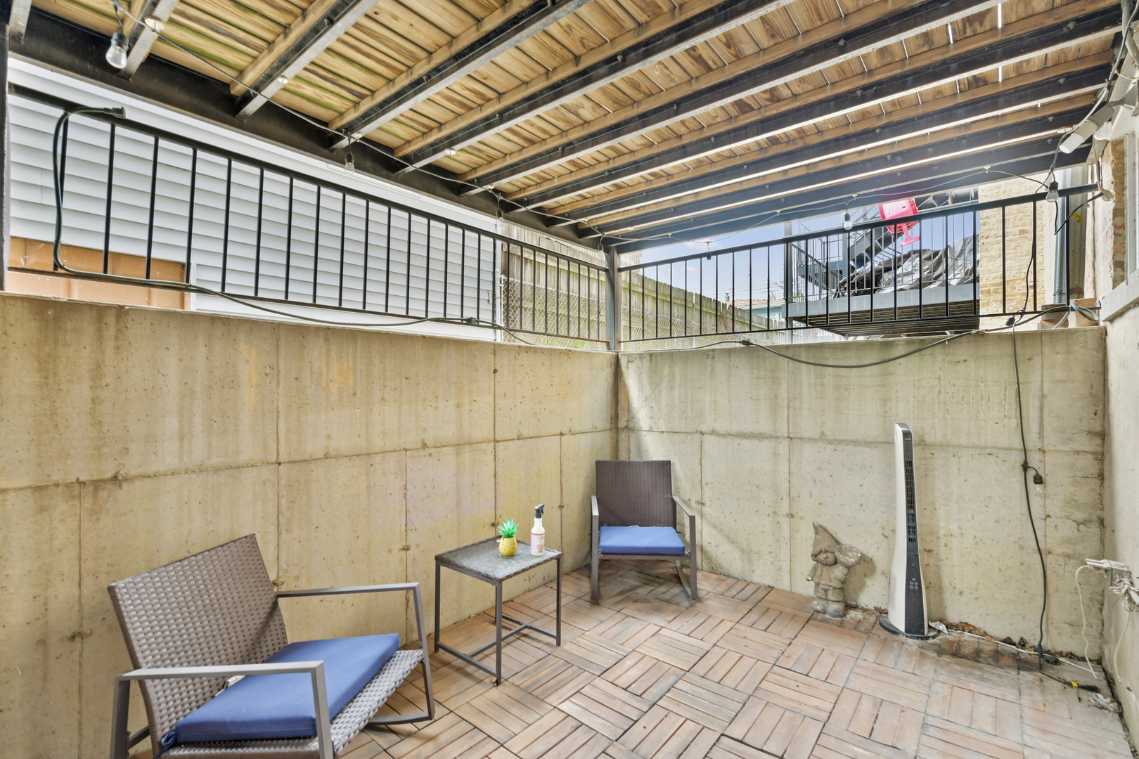 3337 W Byron Street Unit: G