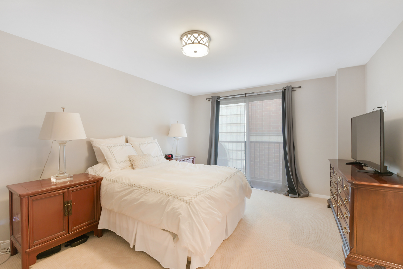 655 W Barry Avenue Unit: C