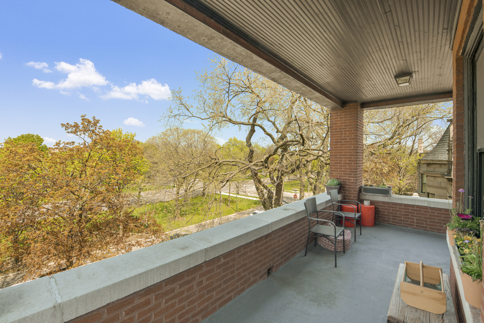 2745 W Logan Boulevard Unit: 4