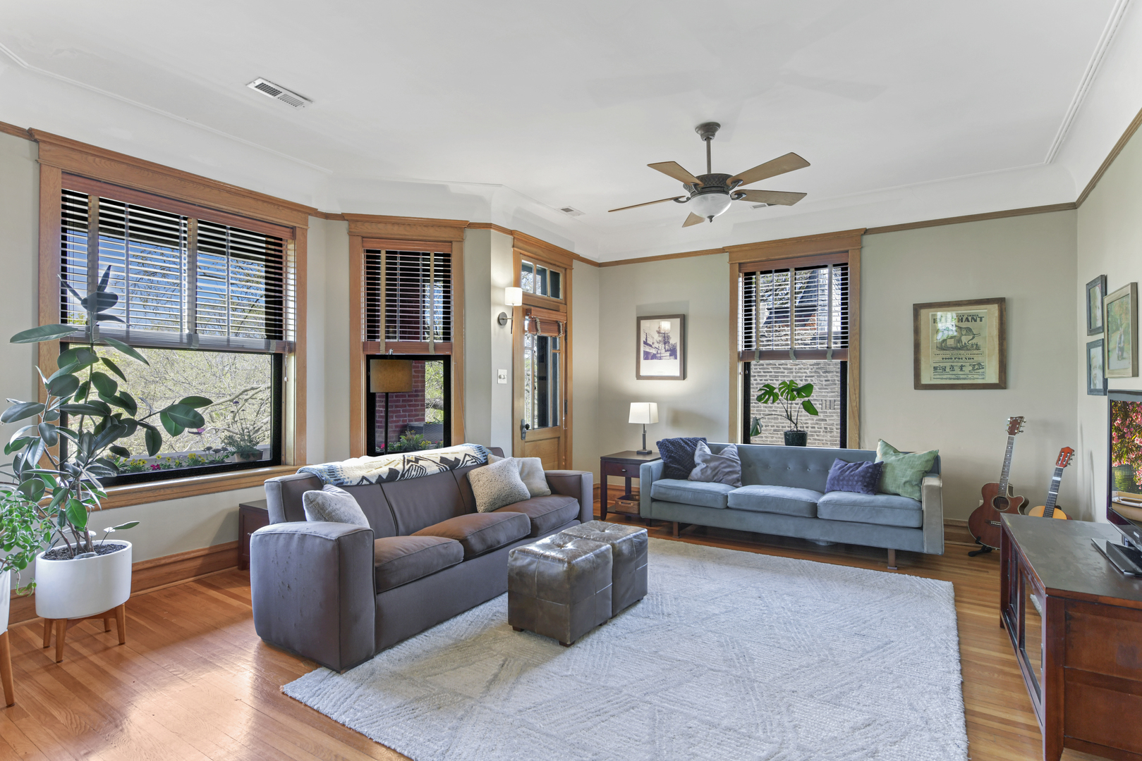 2745 W Logan Boulevard Unit: 4