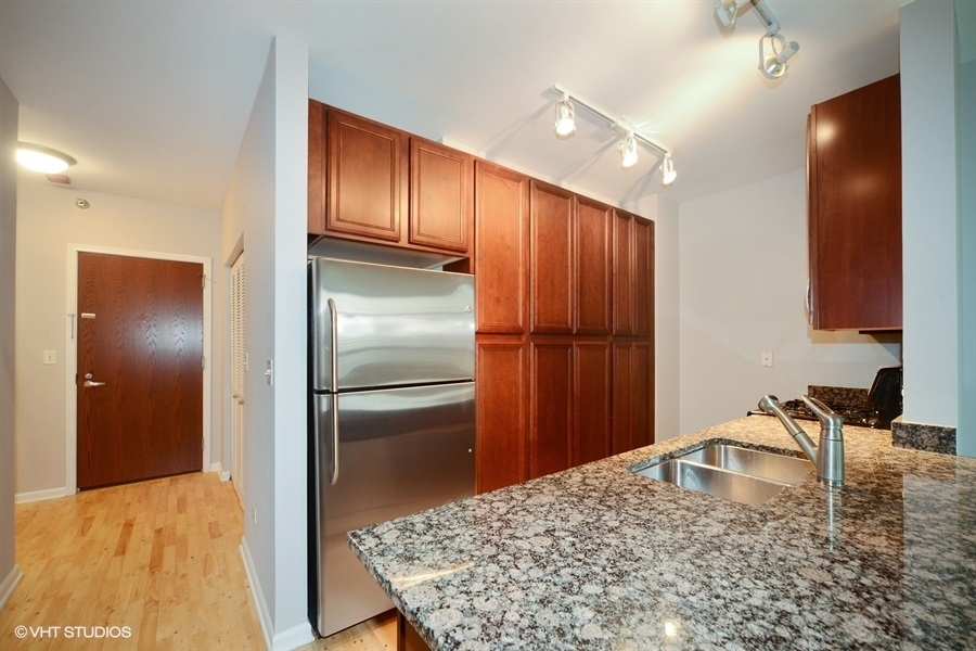 1255 S STATE Street Unit: 713