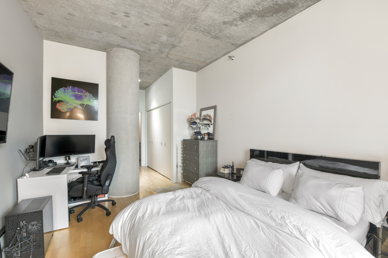 700 N LARRABEE Street Unit: 1411