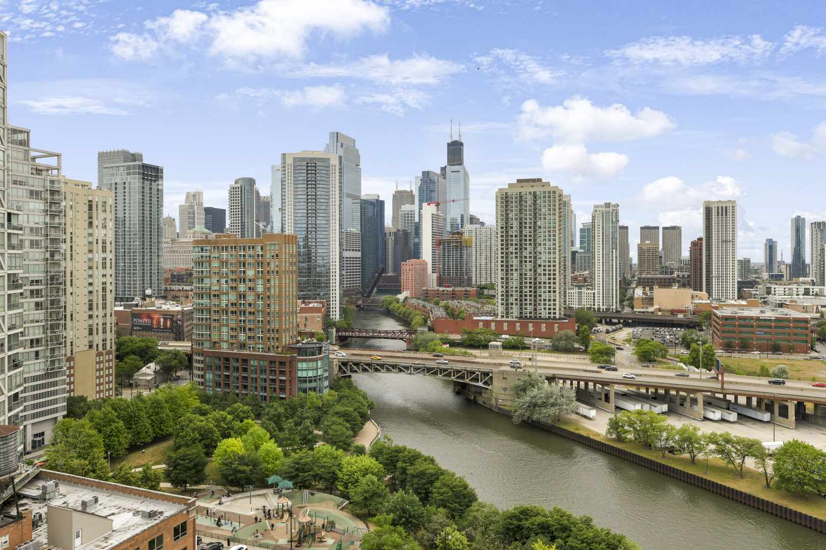 700 N LARRABEE Street Unit: 1411