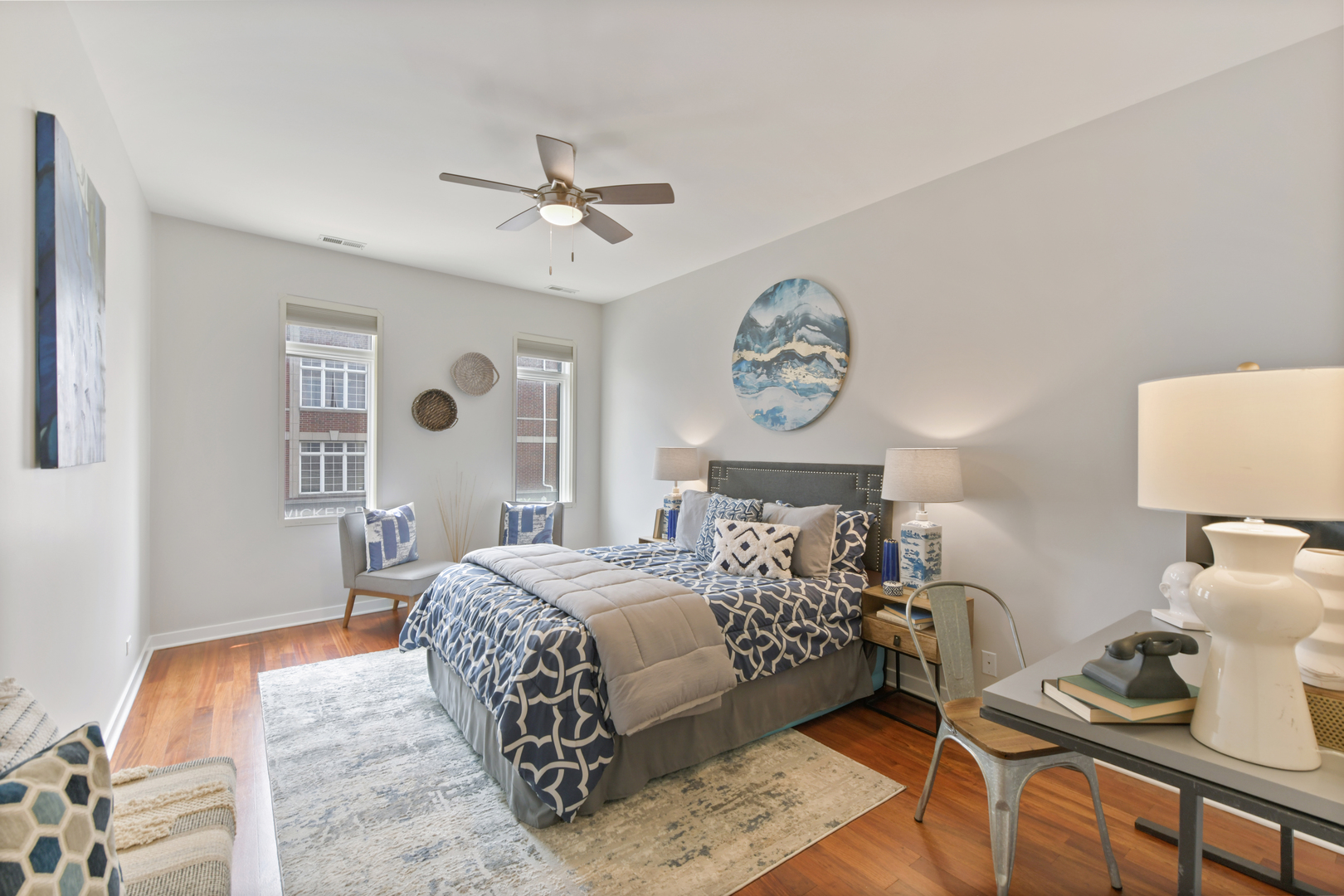 1600 N MARSHFIELD Avenue Unit: 202