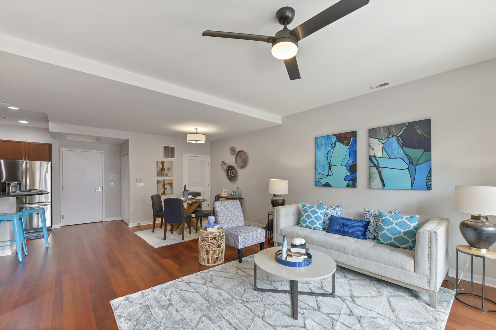 1600 N MARSHFIELD Avenue Unit: 202