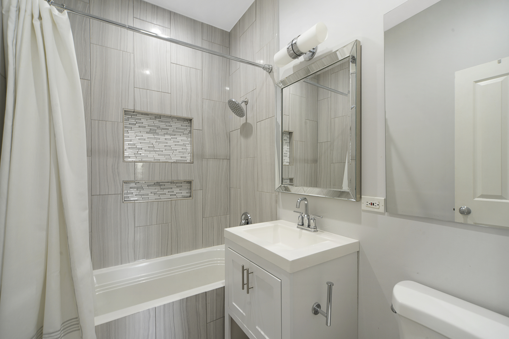 4631 S Ellis Avenue Unit: 3F