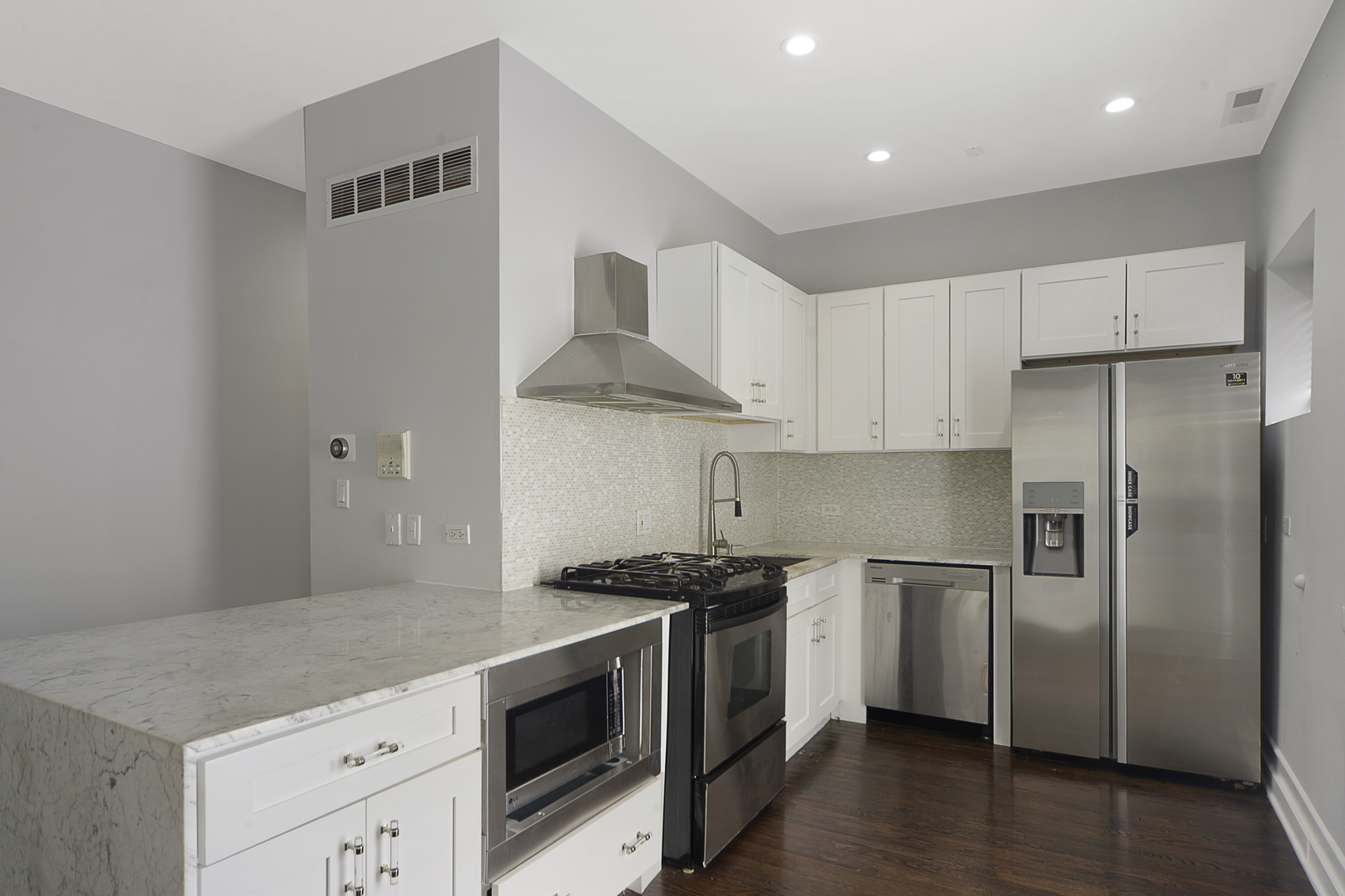 4631 S Ellis Avenue Unit: 3F