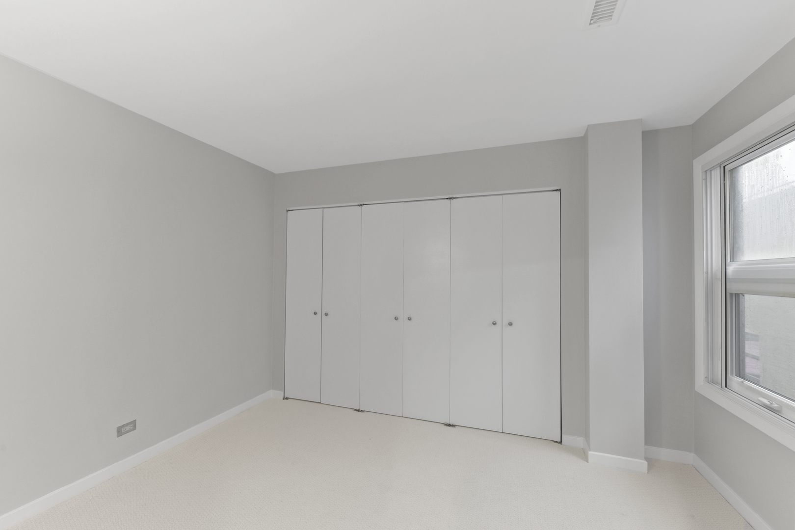 933 W WRIGHTWOOD Avenue Unit: B