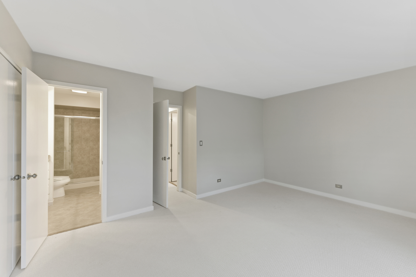 933 W WRIGHTWOOD Avenue Unit: B