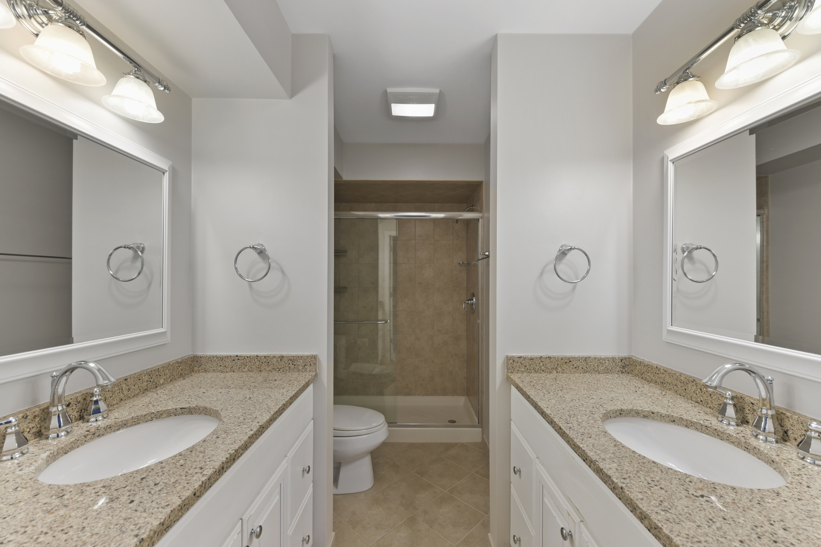 933 W WRIGHTWOOD Avenue Unit: B
