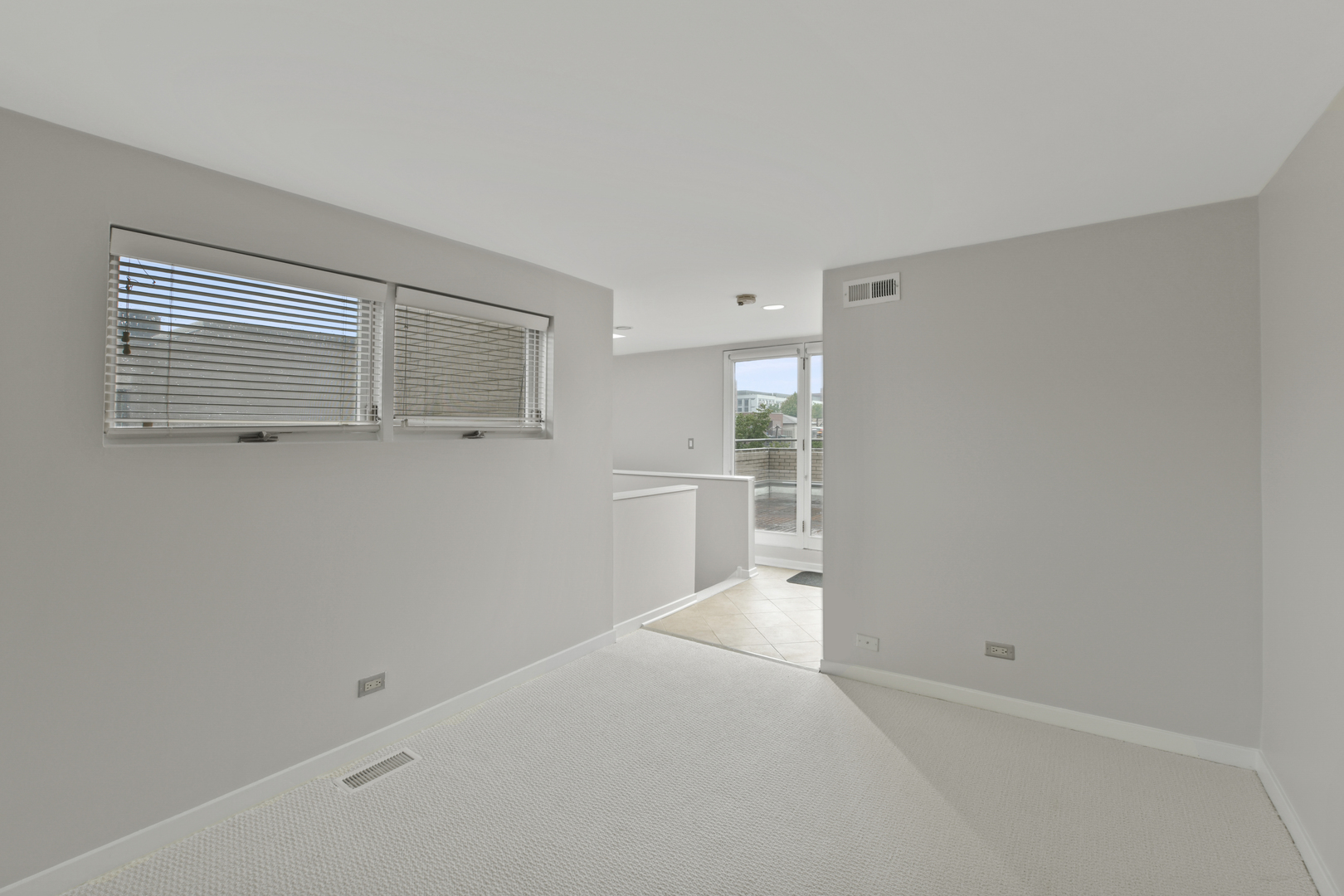 933 W WRIGHTWOOD Avenue Unit: B