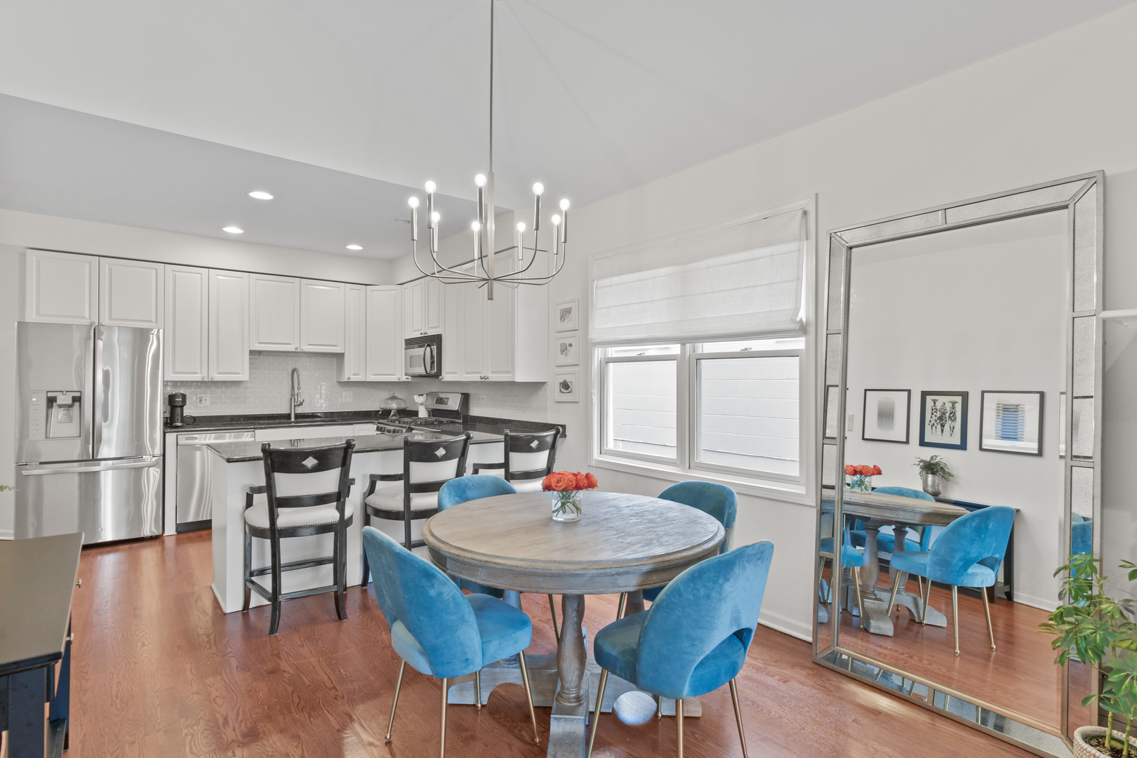 2333 N Leavitt Street Unit: 3S