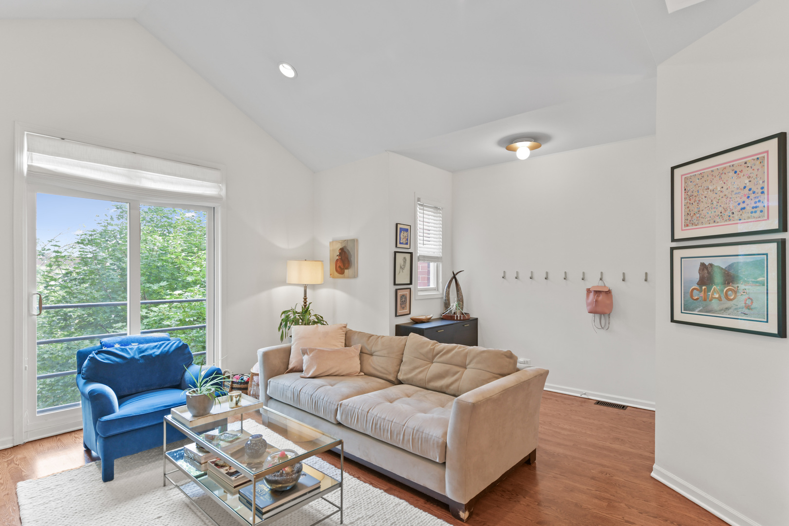 2333 N Leavitt Street Unit: 3S