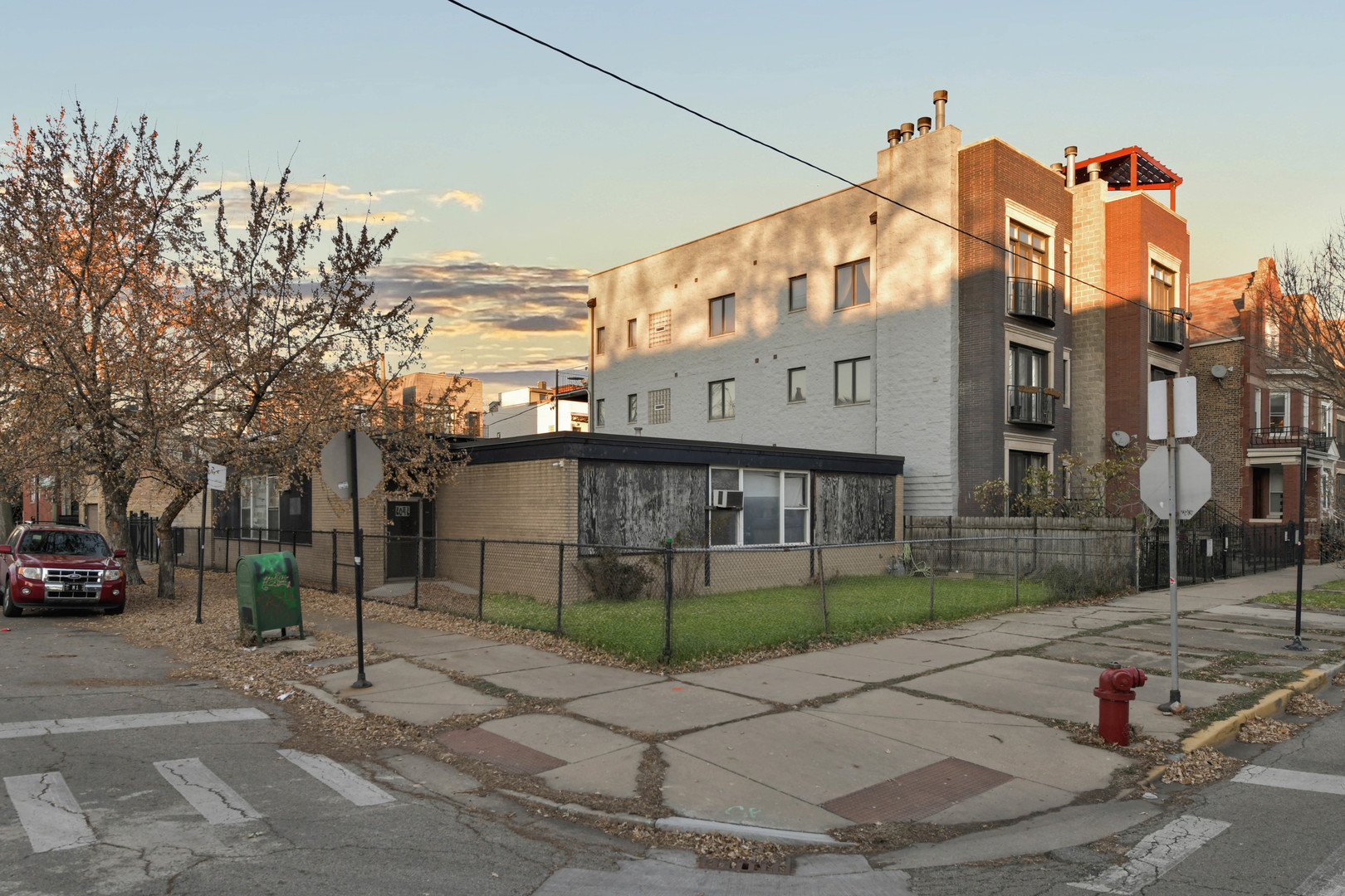 2454 W Cortez Street