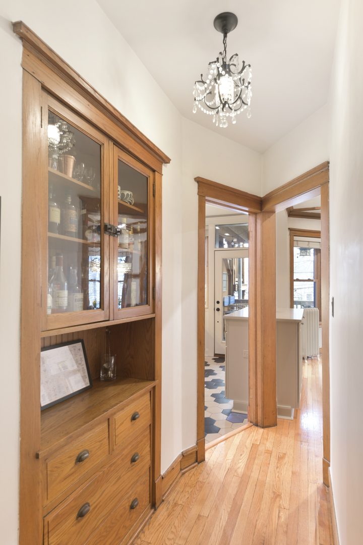 2452 N Racine Avenue Unit: 2N