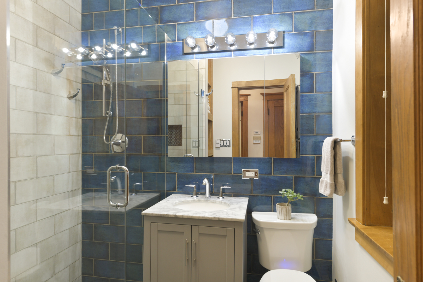 2452 N Racine Avenue Unit: 2N