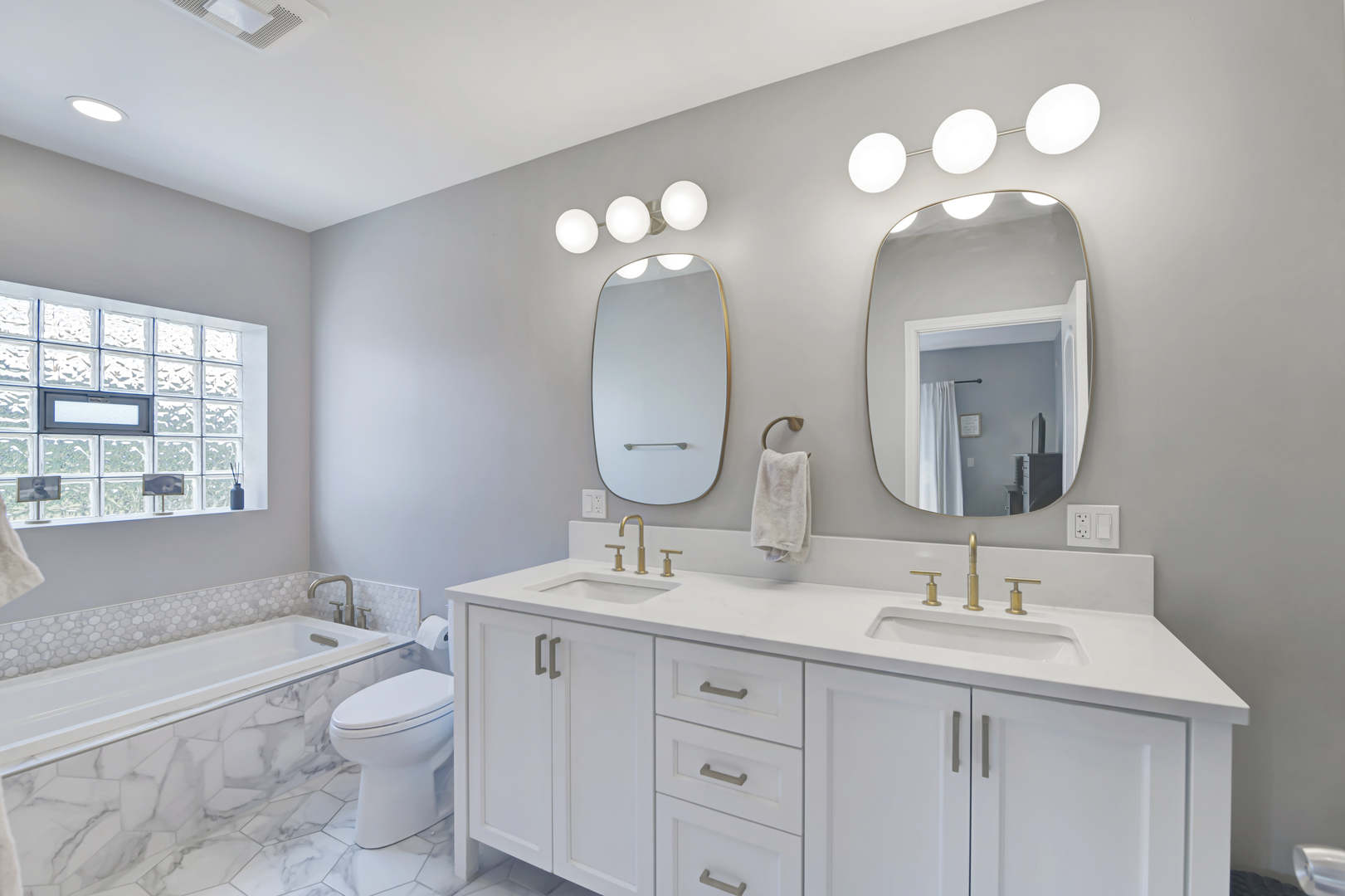 2743 W Thomas Street Unit: 101