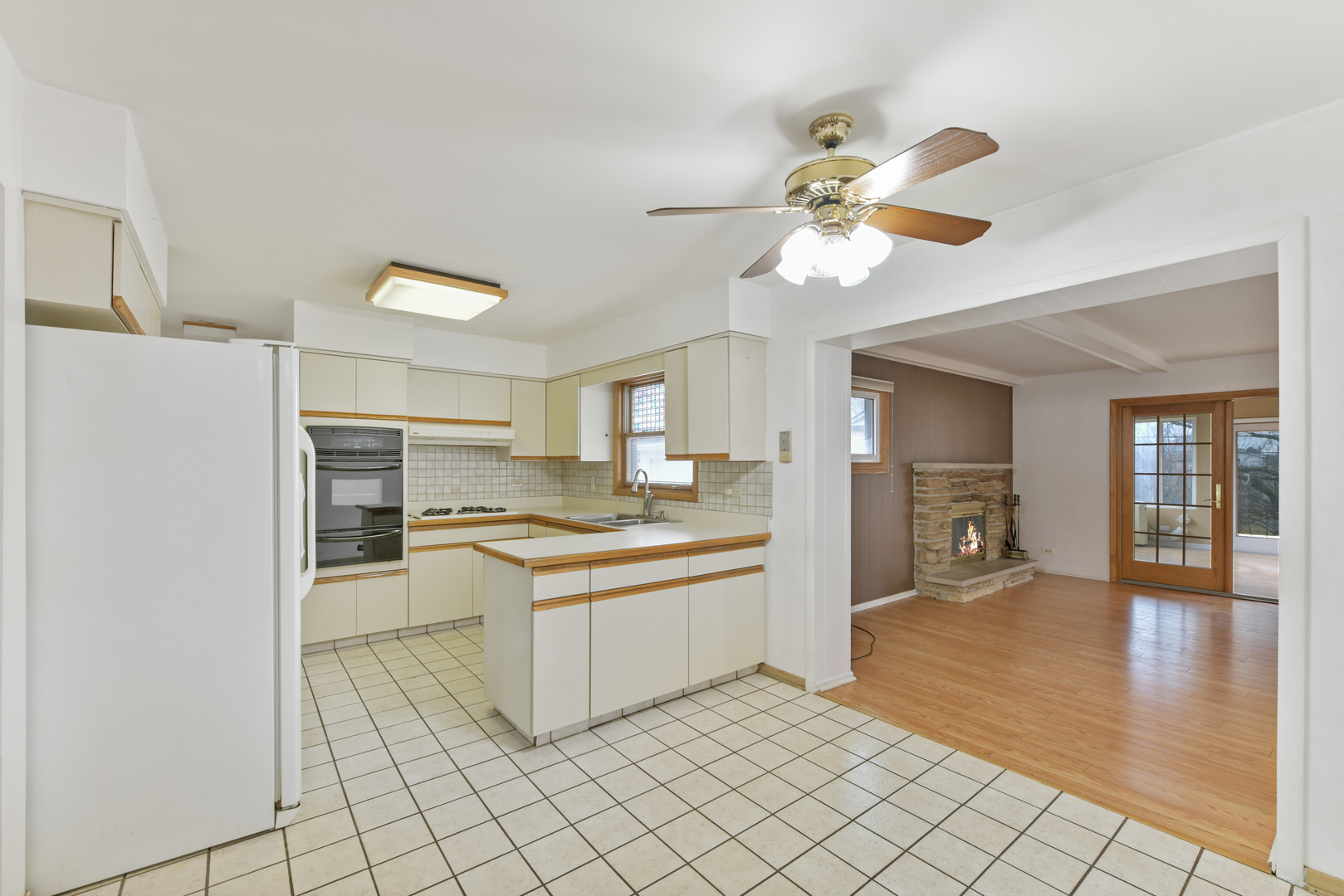 1713 W MARTHA Lane