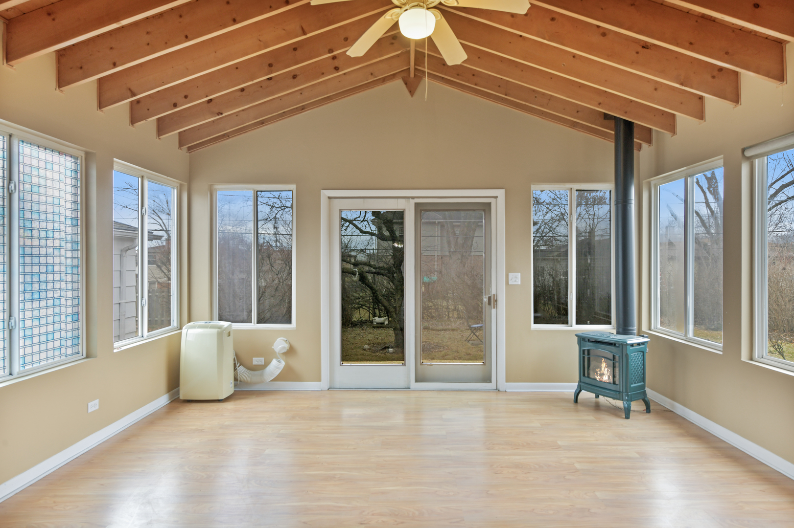 1713 W MARTHA Lane
