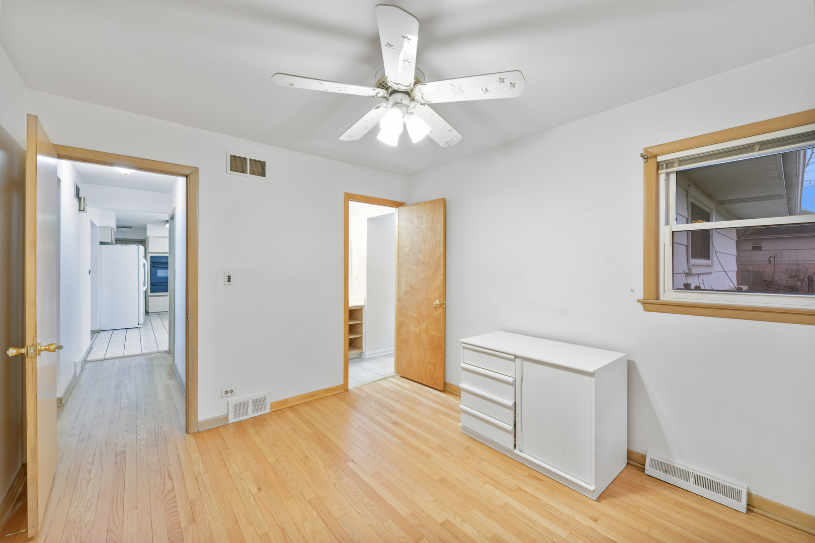 1713 W MARTHA Lane