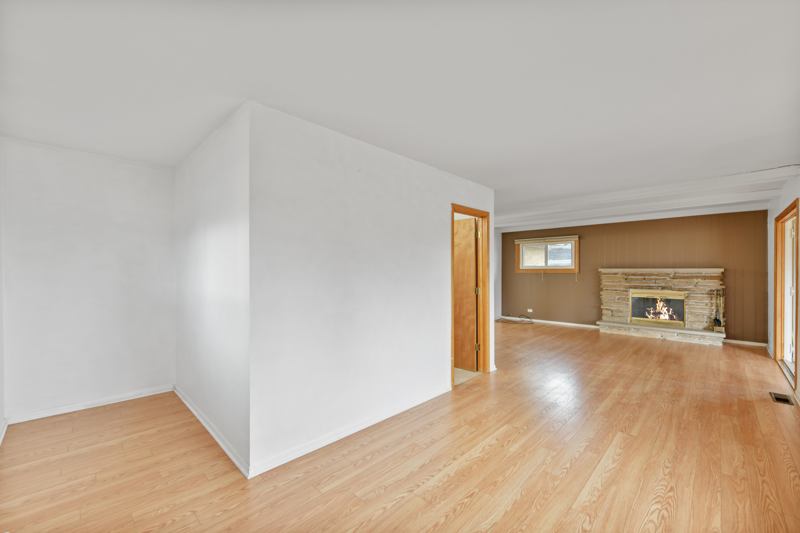 1713 W MARTHA Lane