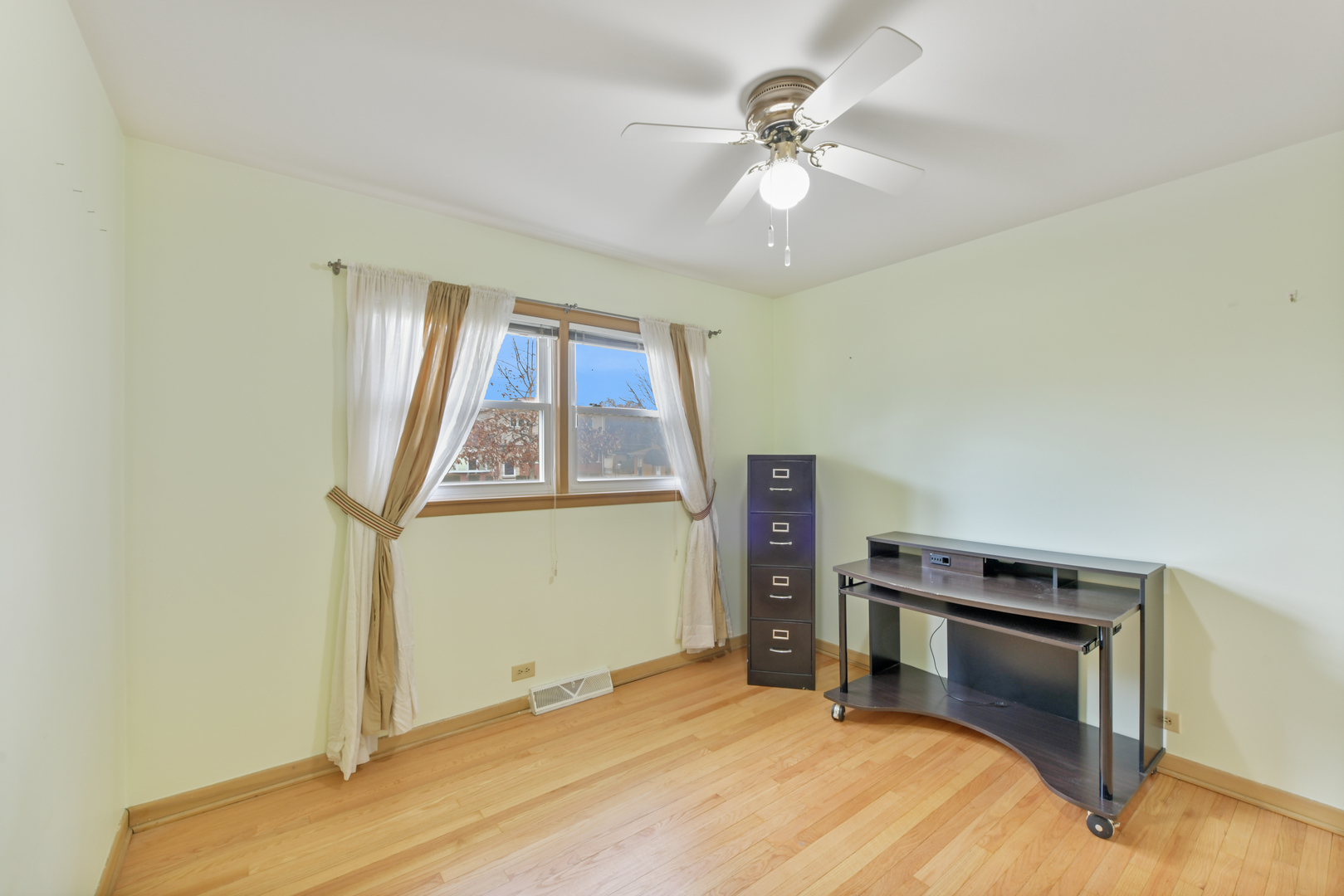 1713 W MARTHA Lane