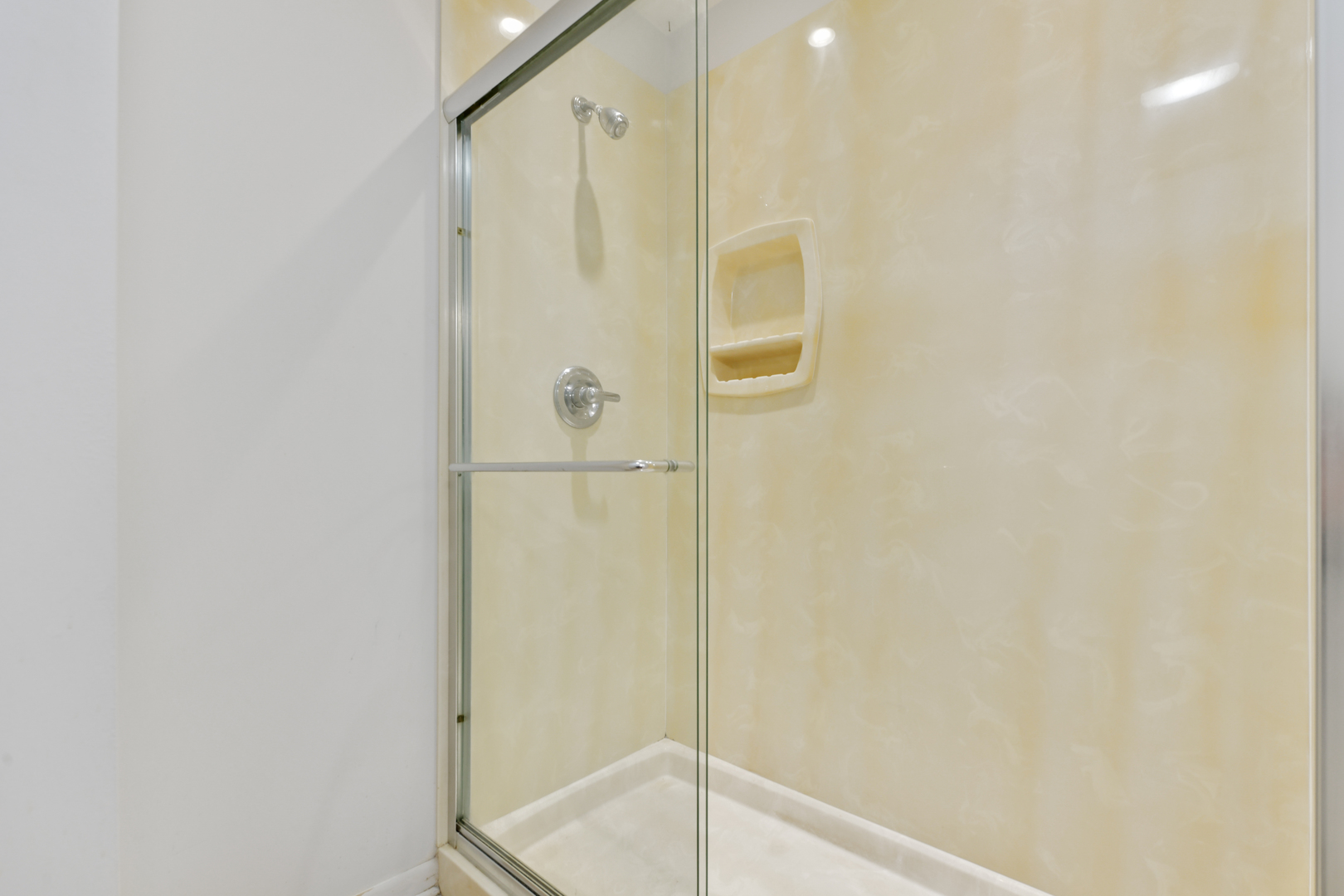 1713 W MARTHA Lane